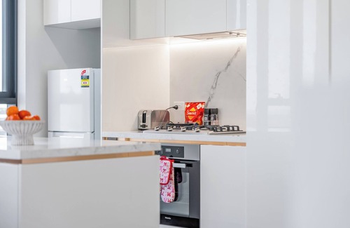 Box Hill Apartment | Spacious 4BR Penthouse in BoxHill Free Parking X2