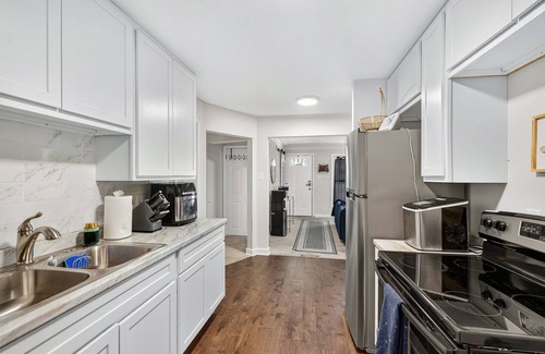 St. Louis House | Spacious 4BR St. Louis Retreat Near Airport, Zoo & Downtown w/Firepit