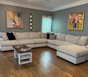 Douglasville Villa | Spacious 4BR Villa Getaway near Atlanta attractions