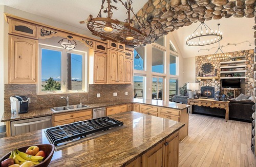 Colorado Springs House | Spacious 5-bedroom Retreat, stones throw away from Air Force Academy.