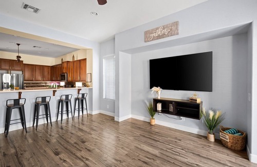 Litchfield Park House | Spacious 5-bedroom house with AC and WiFi in wonderful Litchfield Park