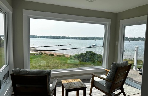 Montague House | Spacious 5-bedroom beach house in charming Roma Point with WiFi, AC