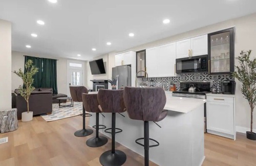 Glen Echo Apartment | Spacious 5-Bedroom Home with Hot Tub