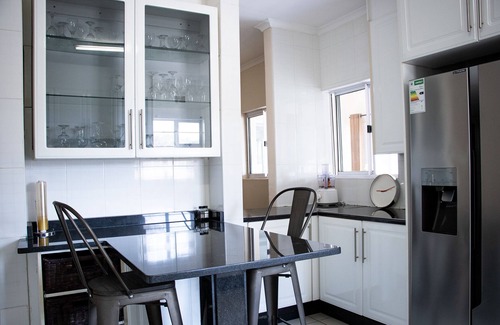 Gaborone House | Spacious 5-bedroom house in charming and peaceful Gaborone North with a garden