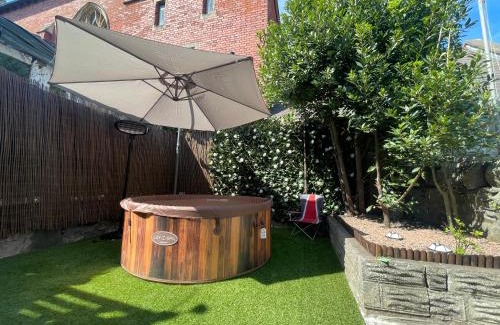 Roath House | Spacious 5 Bedroom House - 2 Bath - City Centre - Free Parking