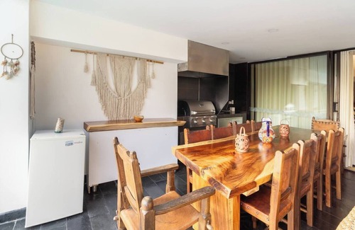 Los Naranjos Condo | Spacious 5-bedroom PenthHouse in lovely Medellín with AC
