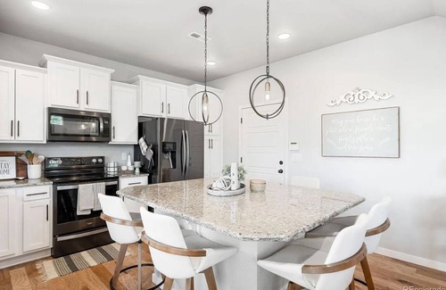 The Meadows House | Spacious 5-bedroom house in charming Castle Rock with AC, WiFi, fitness area