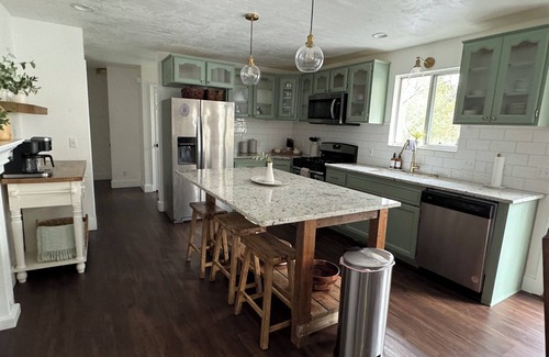 North Ogden House | Spacious 5-bedroom house in lovely North Ogden with Theater, Games and Hot Tub