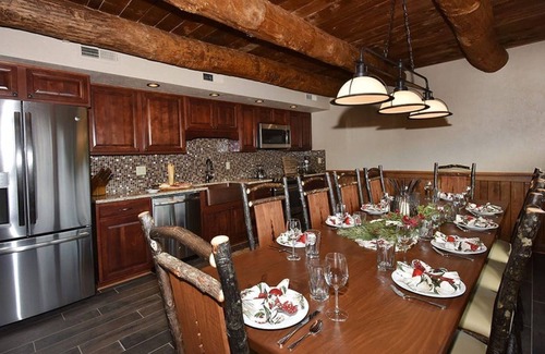 Seven Springs Ski Chalet | Spacious 5BR Chalet w/Kitchen | Ski Lifts + Pools