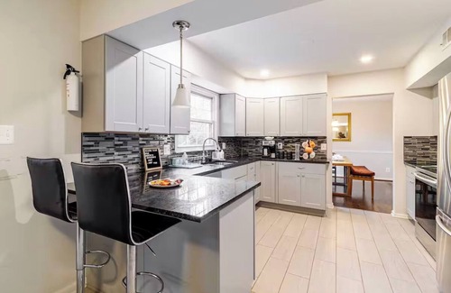 Oxon Hill-Glassmanor House | Spacious 6-bedroom house Minutes From Washington Dc & National Harbor