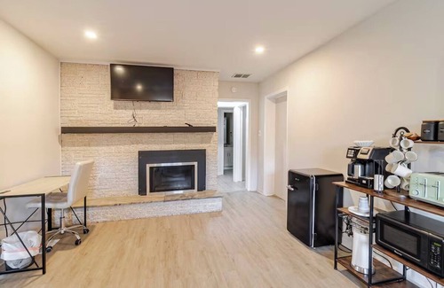 Oxon Hill-Glassmanor House | Spacious 6-bedroom house Minutes From Washington Dc & National Harbor