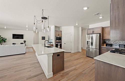 Choctaw House | Spacious 6-bedroom house on 40 acres in charming Oklahoma City