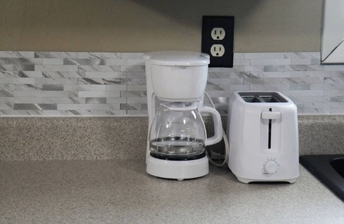 Grand Island House | Spacious 6-bedroom farmstyled house near Downtown in Grand Island