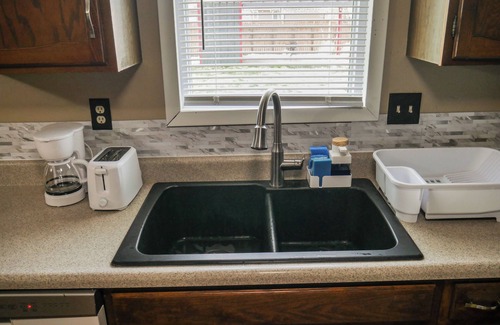 Grand Island House | Spacious 6-bedroom farmstyled house near Downtown in Grand Island