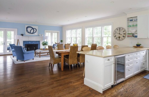 Village of Southampton House | Spacious 6-bedroom house in enchanting Southampton with pool & fitness room