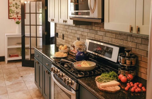 North Park House | Spacious 6BR near Balboa Park with hot tub, game room & room for 15 - perfect for families or groups