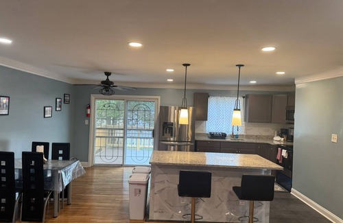 Suitland House | Spacious 7-bedroom house in enchanting Camp Springs with AC, WiFi