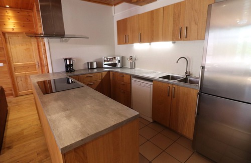 Val Claret Apartment | Spacious 7-Room Apartment · Near Ski Slopes · Sauna · WIFI