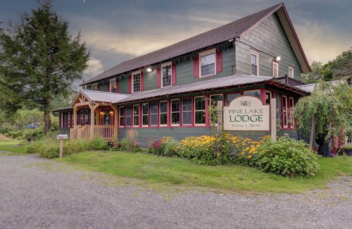 Caroga Lake House | Spacious Adirondack Lodge - 8BR, 6 Bath, Sleeps 16+ - Your Caroga Lake Retreat!