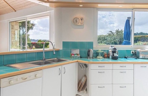 Baden Villa | Spacious and Bright Villa in Baden - Heated Pool, Garden and Gulf View