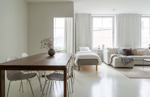 Punavuori Apartment | Spacious and central apartment with private sauna
