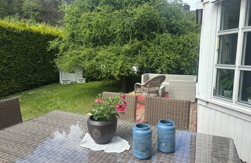 Peniscola House | Spacious and cozy house with garden in the center of Svelvik