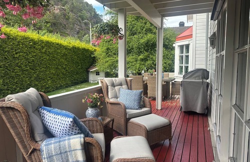 Peniscola House | Spacious and cozy house with garden in the center of Svelvik