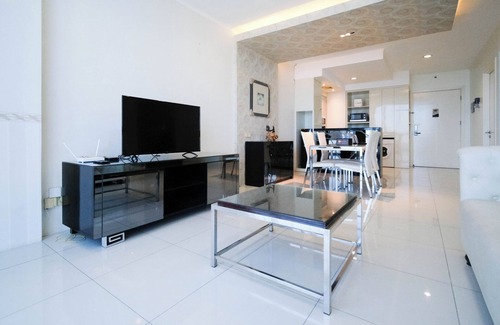 Surabaya Apartment | Spacious And Homey 2Br At The Via And The Vue Apartment