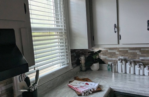 Fountain House | Spacious and Modern 5-bedroom Historic House in Charming Fountain NC!