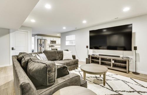 Hanover House | Spacious and Modern Home with Deck in Oregon!