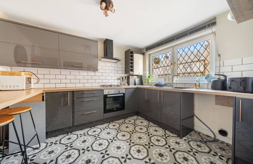 New Forest District Apartment | Spacious and pet-friendly stay near New Forest