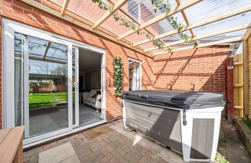 New Forest District Apartment | Spacious and pet-friendly stay near New Forest