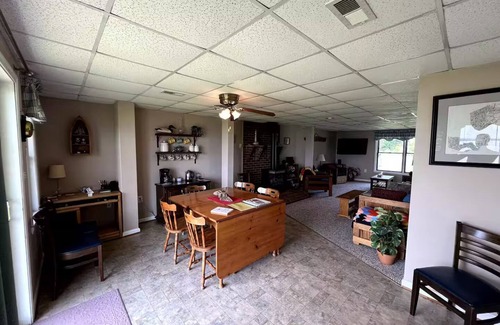 Colonial Beach House | Spacious and Relaxing 4-bedroom, waterfront home with WiFi, AC in Colonial Beach