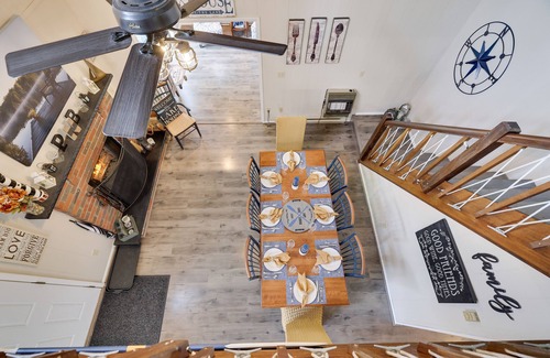 Lake Ariel Ski Chalet | Spacious and Tranquil Lazy Lake Lodge Escape