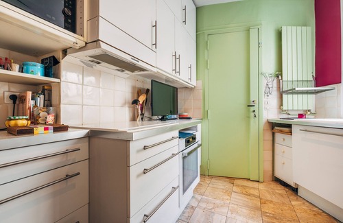 Montmartre Condo | spacious and well equipped 2 br 1.5 ba with A/C