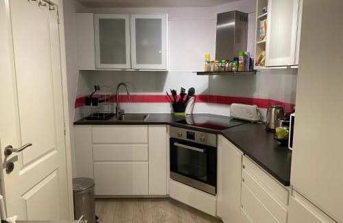 Roux Apartment | Spacious apartment in Charleroi 100 m² with parking 5 ppl