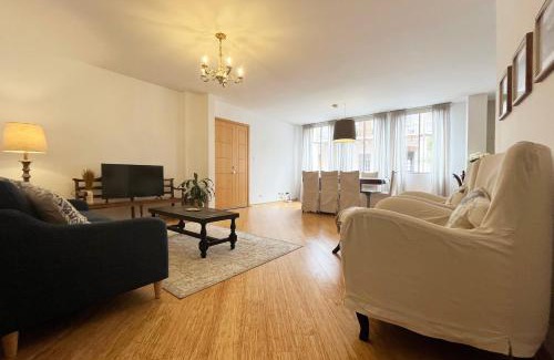 Centro Historico Apartment | Spacious Apartment in Colonial Quito