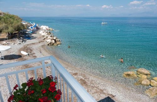 Melissi House | Spacious apartment on the beachfront