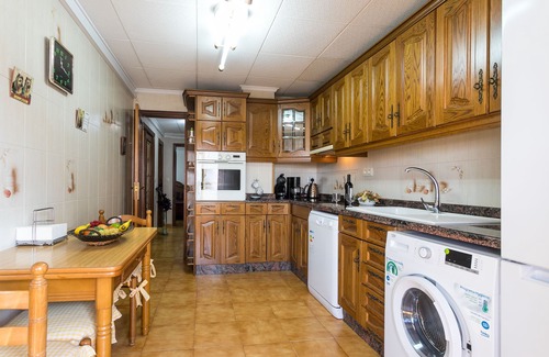 Santa Pola Apartment | Spacious apartment with swimming pool and 2 parking spaces FOR SEASONALS