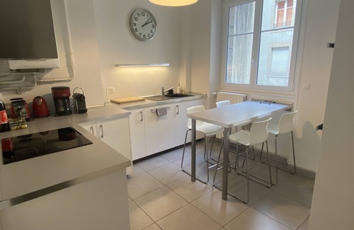 Intra Muros Apartment | Spacious apartment with GARAGE, 3 bedrooms, ideally located in the heart of the ramparts