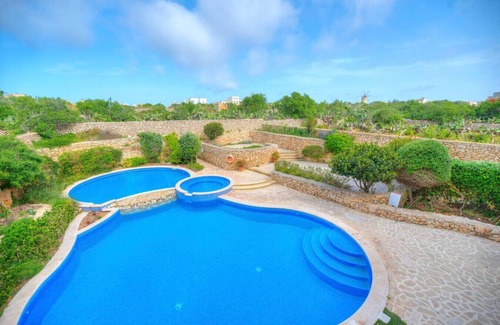 Qala Apartment | Spacious Apartment with Pool in Misrah Simar, Qala