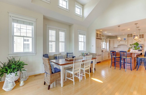 Avalon House | Spacious Avalon Beach House - 2 Blocks to Water!