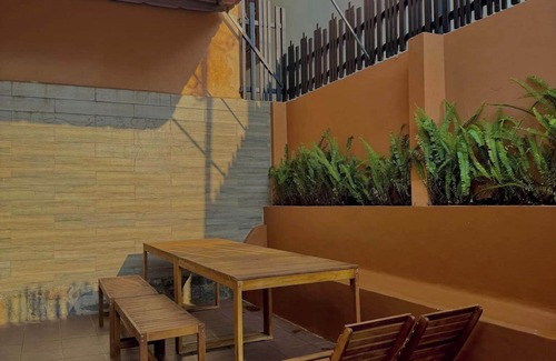 Da Lat House | Spacious Balcony Room with Lake View – City Square