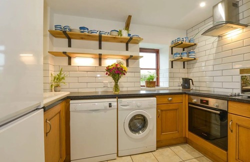 Pelynt House | Spacious barn conversion in quiet 2 acre gardens, Cornwall Coast Lily Cottage