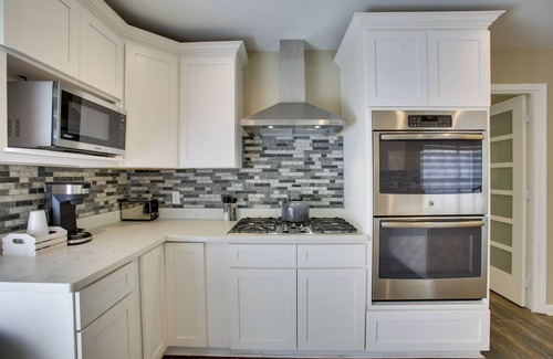 Broadmoor House | Spacious Baton Rouge Home Rental: 12 Mi to LSU!