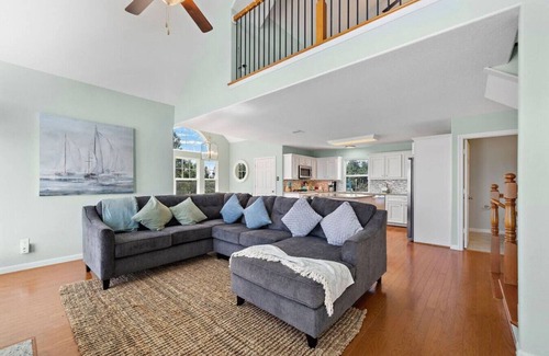 Shoreacres House | Spacious Bayfront Home w/Gorgeous Views and Deck