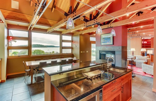 Anacortes House | Spacious bayfront home w/sauna, patio, views, & easy beach access
