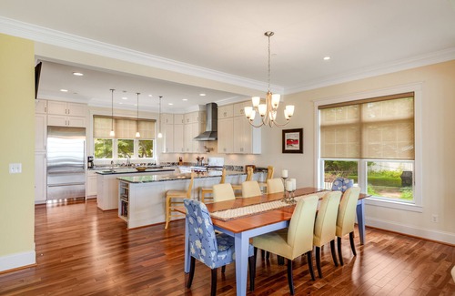 Annapolis House | Spacious beachfront home with decks, gas grill, wet bar, gas fireplace, and W/D