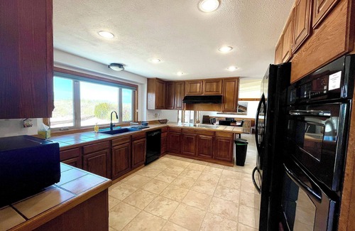 Bayshore House | Spacious Beachfront Home, 3BR/3BA! Dogs OK. Holiday Special, Inquire for Rate!