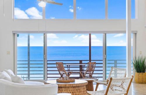 Maili House | Spacious Beachfront in Oahu